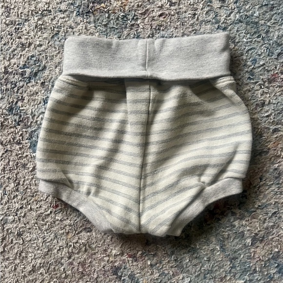 Lulu + Roo Shorties- Shipley Stripe & Heathered Cream, 12-18m - Picture 3 of 5